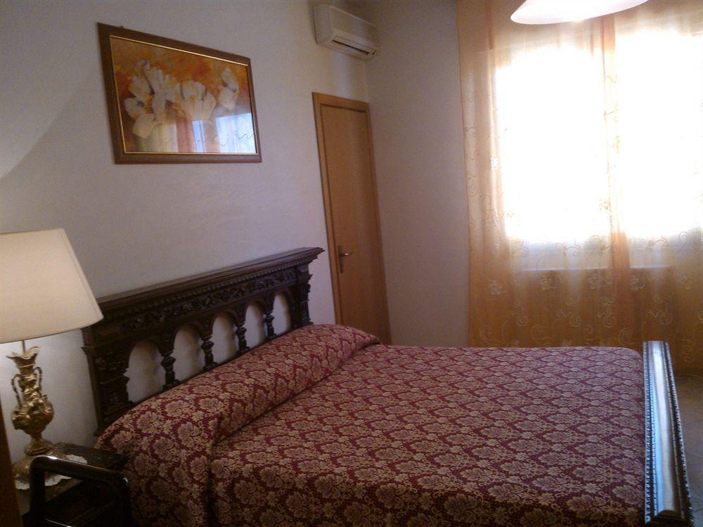 B&B Salento Vacanze มาลเย ภายนอก รูปภาพ